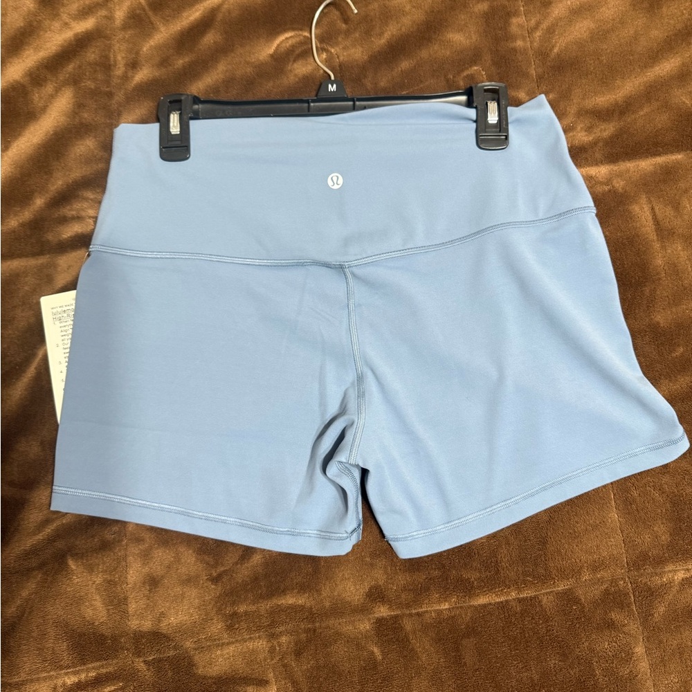 NWT woman’s size 14 lululemon align shorts 4” - Picture 8 of 12
